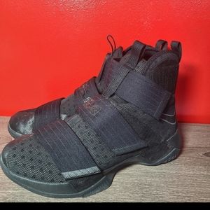 Nike LeBron James 10 X Zoom Soldier Black Space Sneakers 844374-001 women's 7